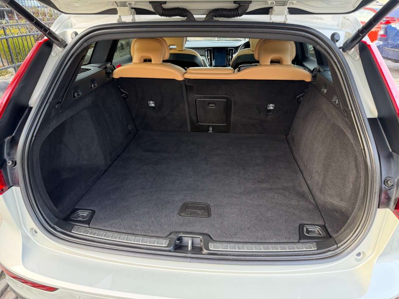 2018 VOLVO V60 2018 VOLVO V60