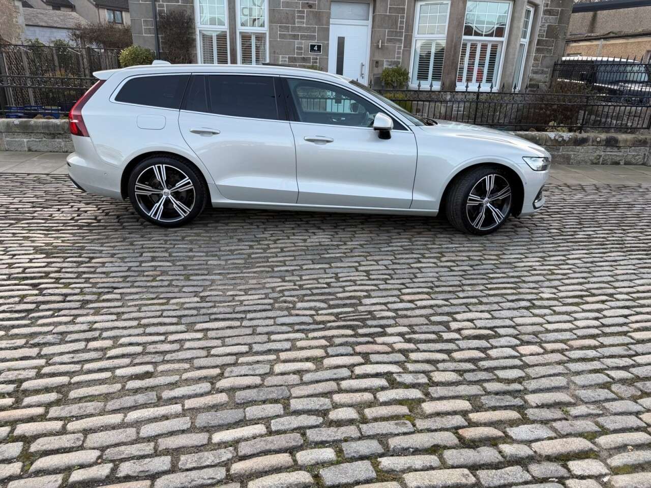 2018 VOLVO V60 2018 VOLVO V60