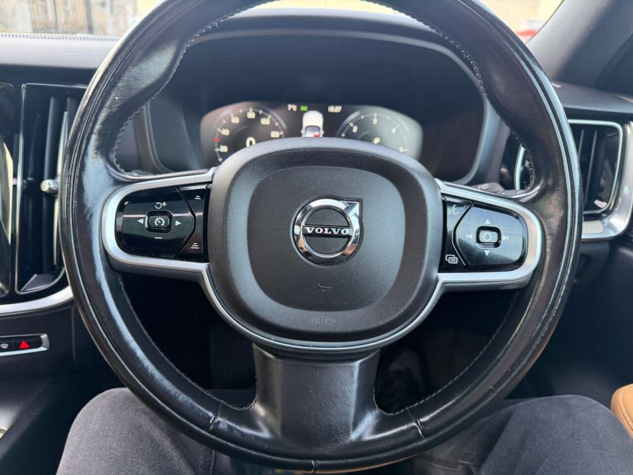 2018 VOLVO V60 2018 VOLVO V60