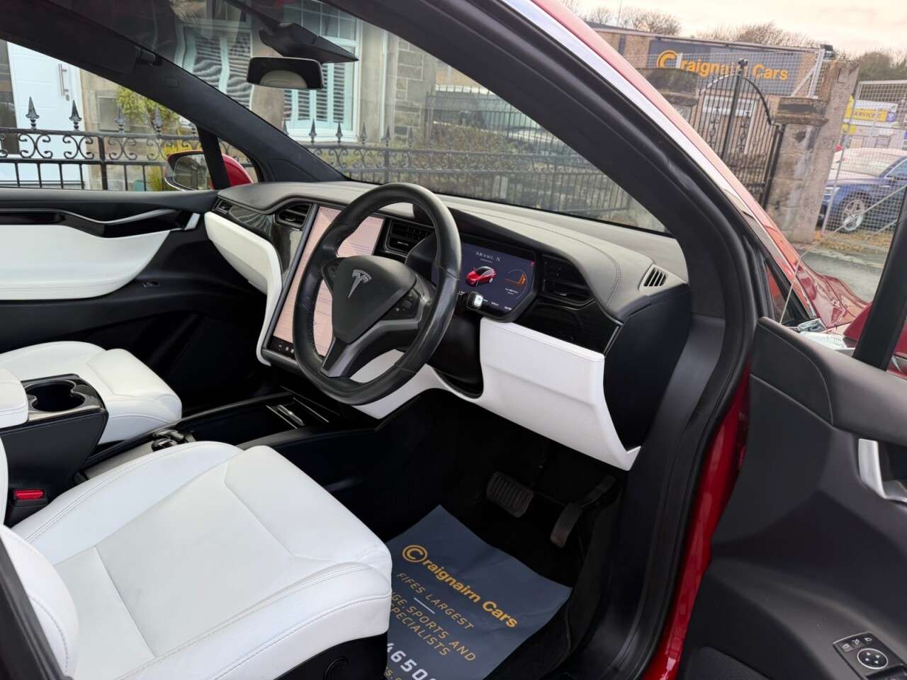 A 2020 TESLA MODEL X (Dual Motor) Standard Range SUV 5dr Electric Auto 4WDE (328 bhp) A 2020 TESLA MODEL X (Dual Motor) Standard Range SUV 5dr Electric Auto 4WDE (328 bhp)