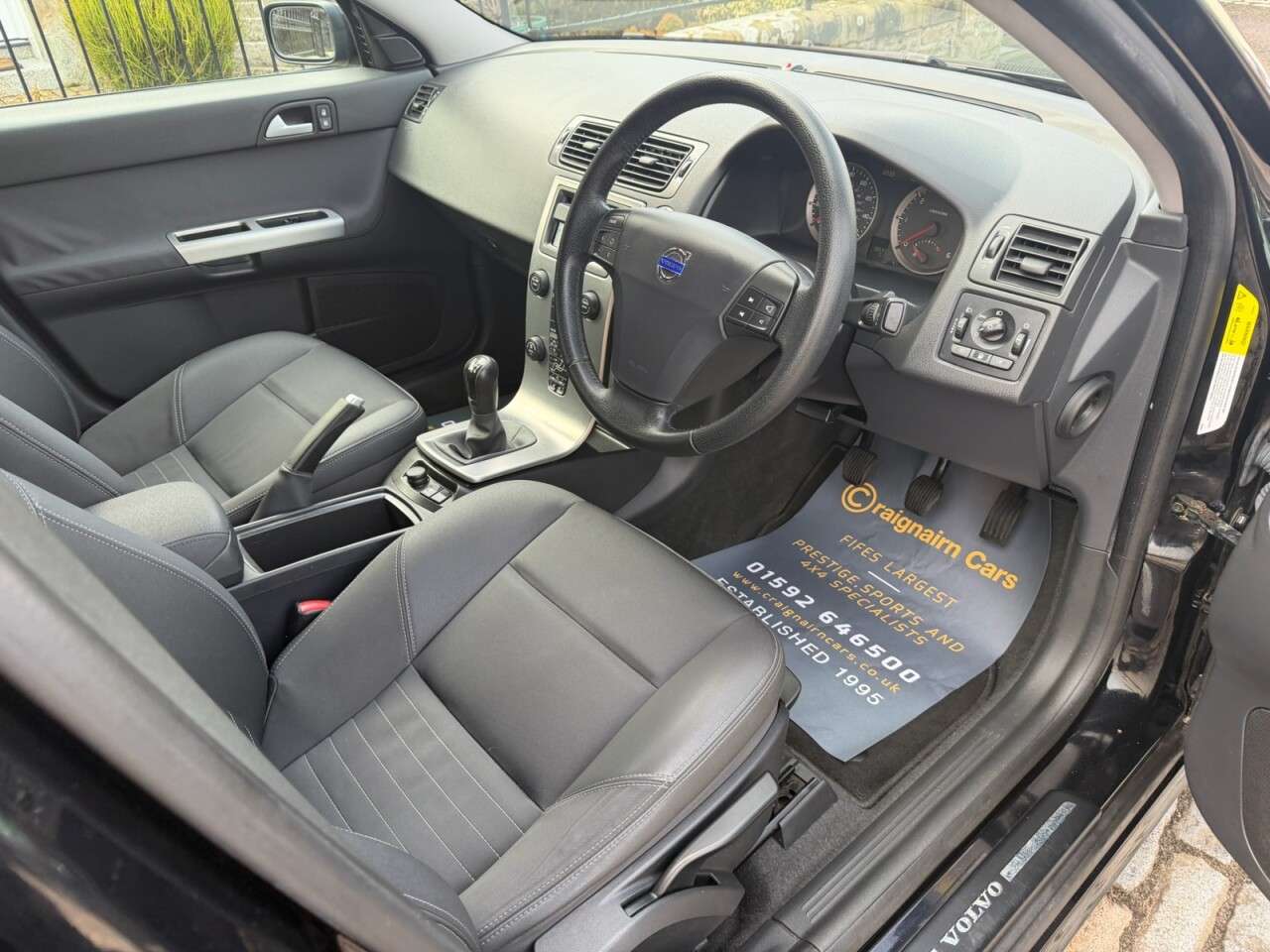 A 2006 VOLVO V50 2.0D Sport Estate 5dr Diesel Manual (153 g/km, 136 bhp) A 2006 VOLVO V50 2.0D Sport Estate 5dr Diesel Manual (153 g/km, 136 bhp)