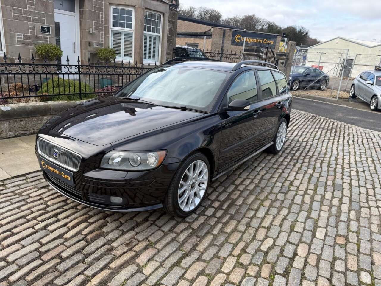 A 2006 VOLVO V50 2.0D Sport Estate 5dr Diesel Manual (153 g/km, 136 bhp) A 2006 VOLVO V50 2.0D Sport Estate 5dr Diesel Manual (153 g/km, 136 bhp)