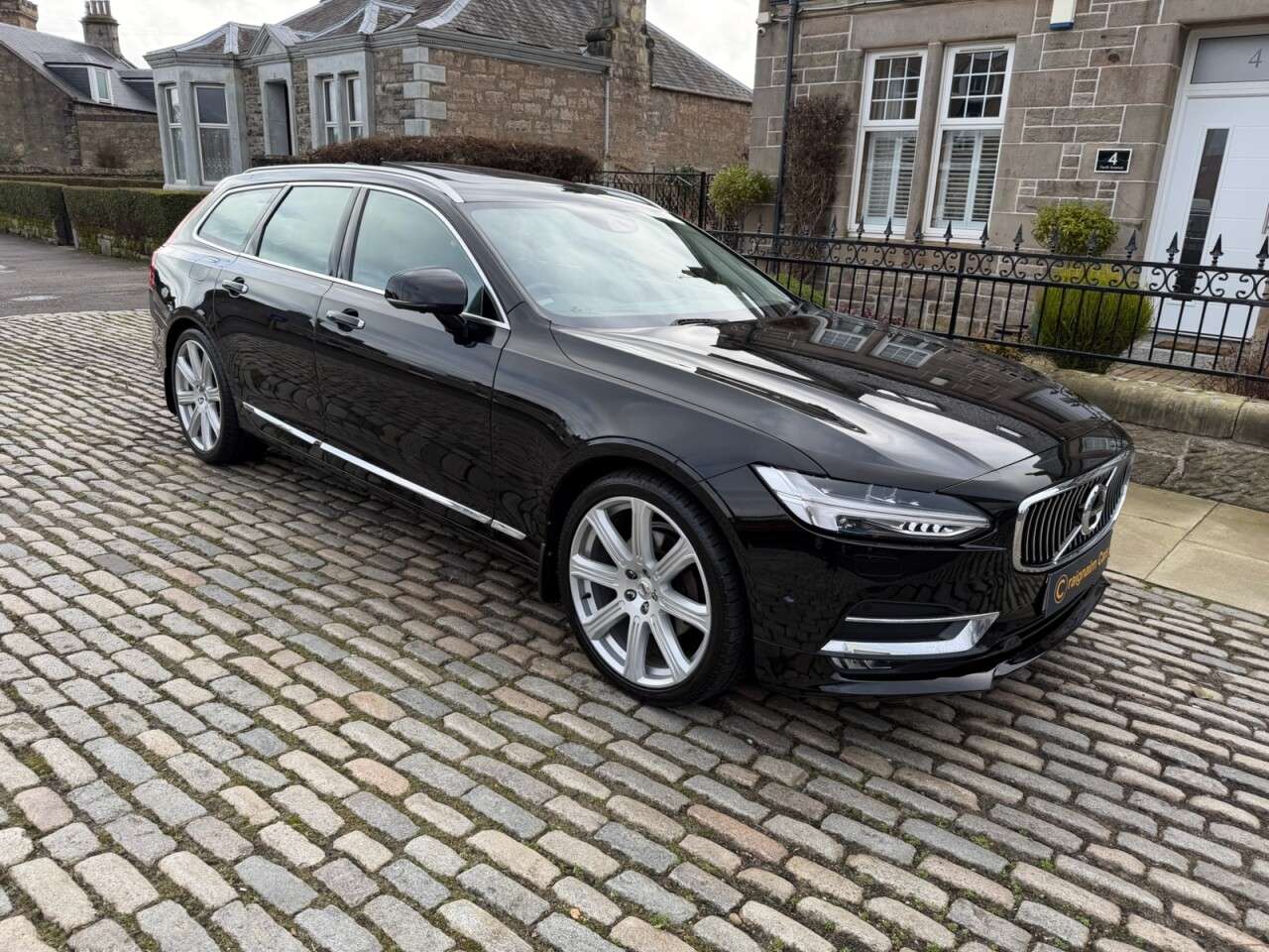 A 2016 VOLVO V90 2.0 D4 Inscription Estate 5dr Diesel Auto Euro 6 (s/s) (190 ps) A 2016 VOLVO V90 2.0 D4 Inscription Estate 5dr Diesel Auto Euro 6 (s/s) (190 ps)