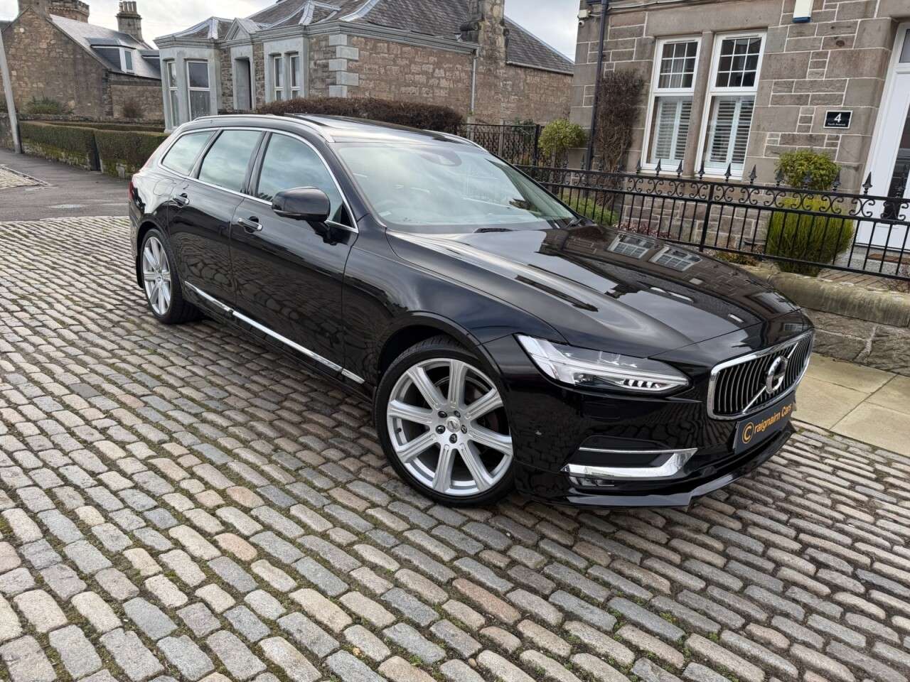 A 2016 VOLVO V90 2.0 D4 Inscription Estate 5dr Diesel Auto Euro 6 (s/s) (190 ps) A 2016 VOLVO V90 2.0 D4 Inscription Estate 5dr Diesel Auto Euro 6 (s/s) (190 ps)