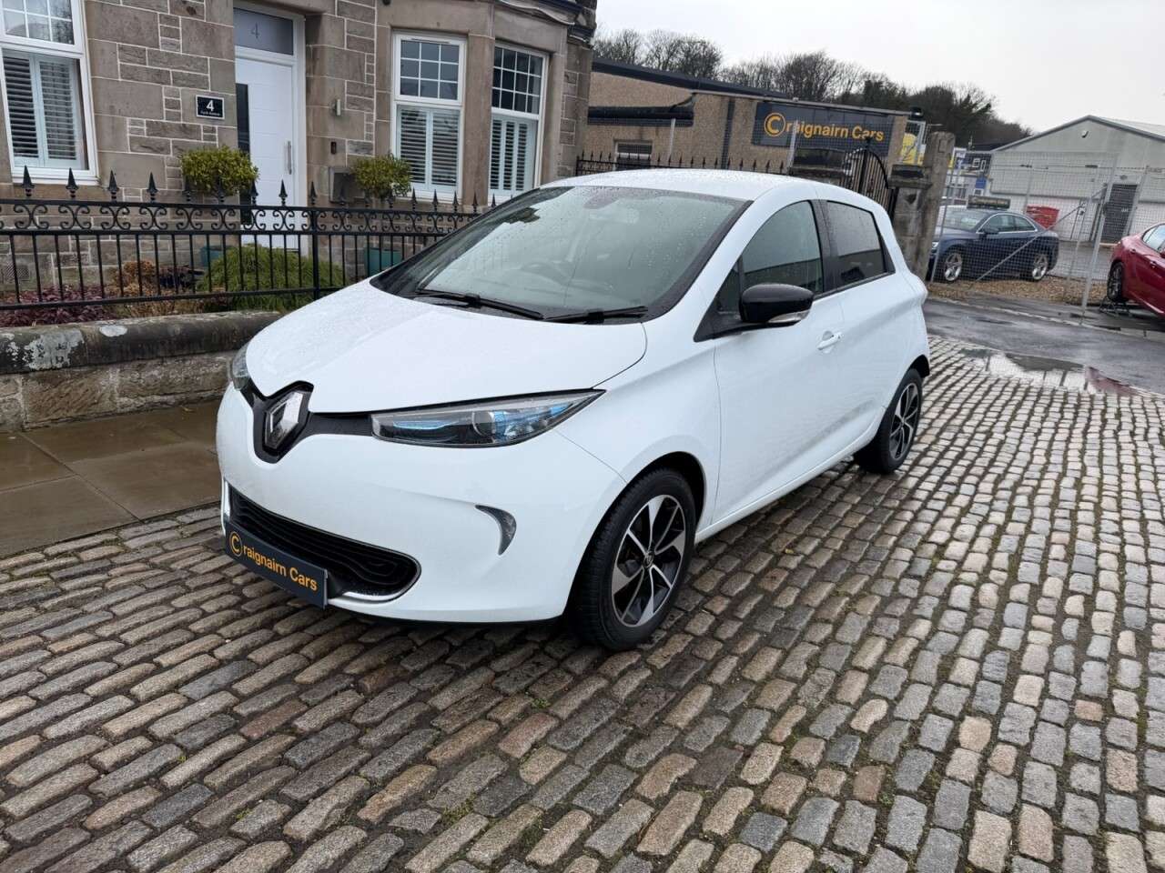 A 2019 RENAULT ZOE Q90 41kWh Dynamique Nav Hatchback 5dr Electric Auto (i, Quick Charge) (88 b A 2019 RENAULT ZOE Q90 41kWh Dynamique Nav Hatchback 5dr Electric Auto (i, Quick Charge) (88 b