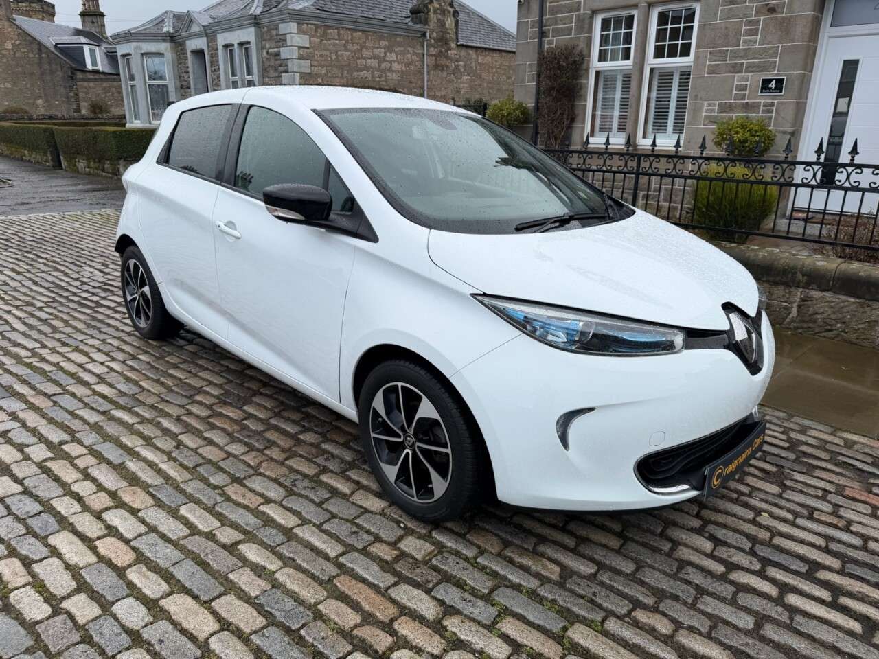 A 2019 RENAULT ZOE Q90 41kWh Dynamique Nav Hatchback 5dr Electric Auto (i, Quick Charge) (88 b A 2019 RENAULT ZOE Q90 41kWh Dynamique Nav Hatchback 5dr Electric Auto (i, Quick Charge) (88 b