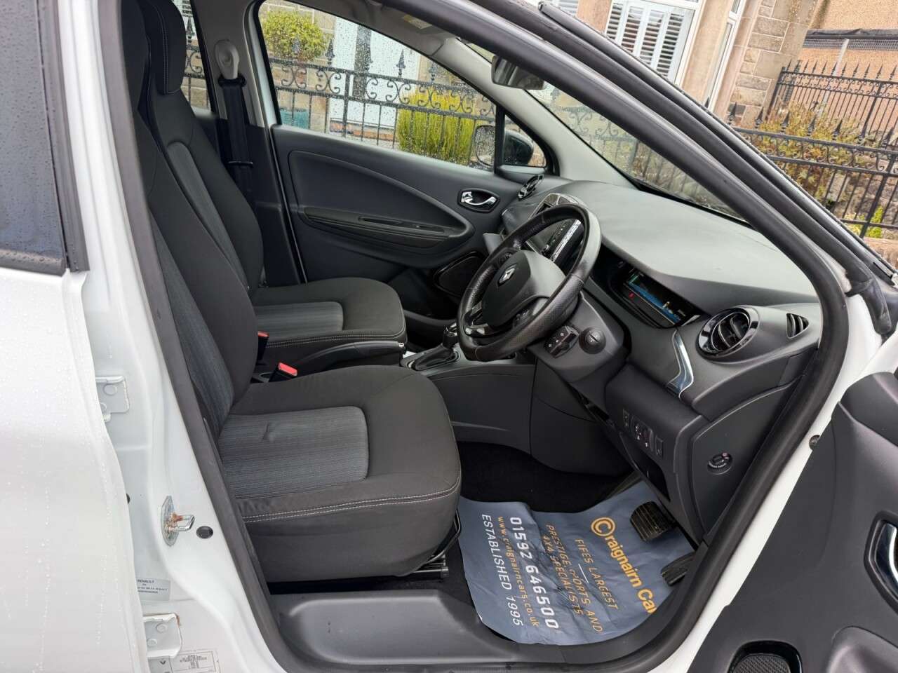 A 2019 RENAULT ZOE Q90 41kWh Dynamique Nav Hatchback 5dr Electric Auto (i, Quick Charge) (88 b A 2019 RENAULT ZOE Q90 41kWh Dynamique Nav Hatchback 5dr Electric Auto (i, Quick Charge) (88 b