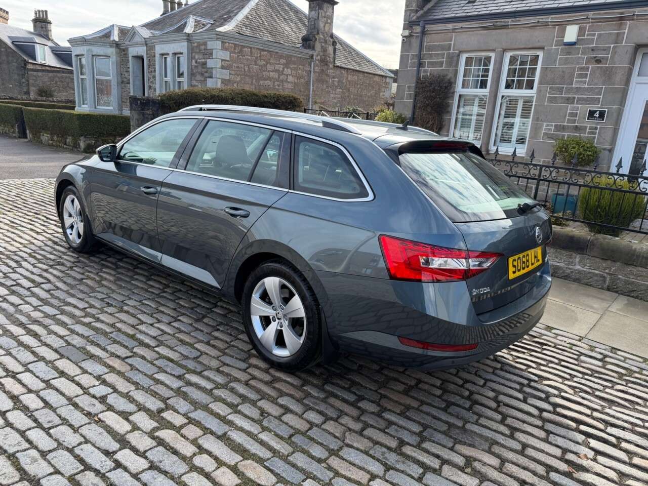 A 2019 SKODA SUPERB 1.5 TSI ACT SE Estate 5dr Petrol Manual Euro 6 (s/s) (150 ps) A 2019 SKODA SUPERB 1.5 TSI ACT SE Estate 5dr Petrol Manual Euro 6 (s/s) (150 ps)