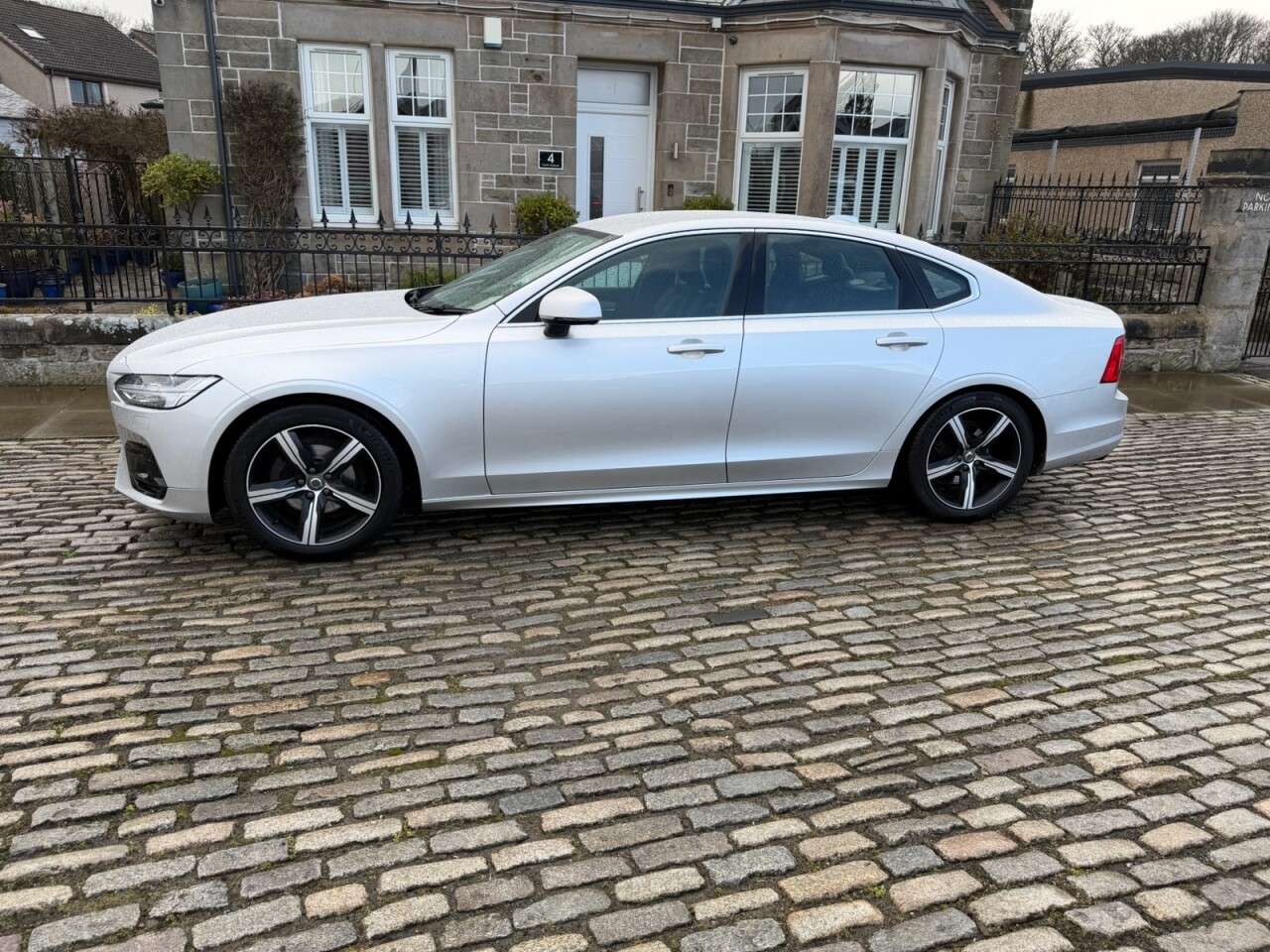 2019 VOLVO S90 2019 VOLVO S90