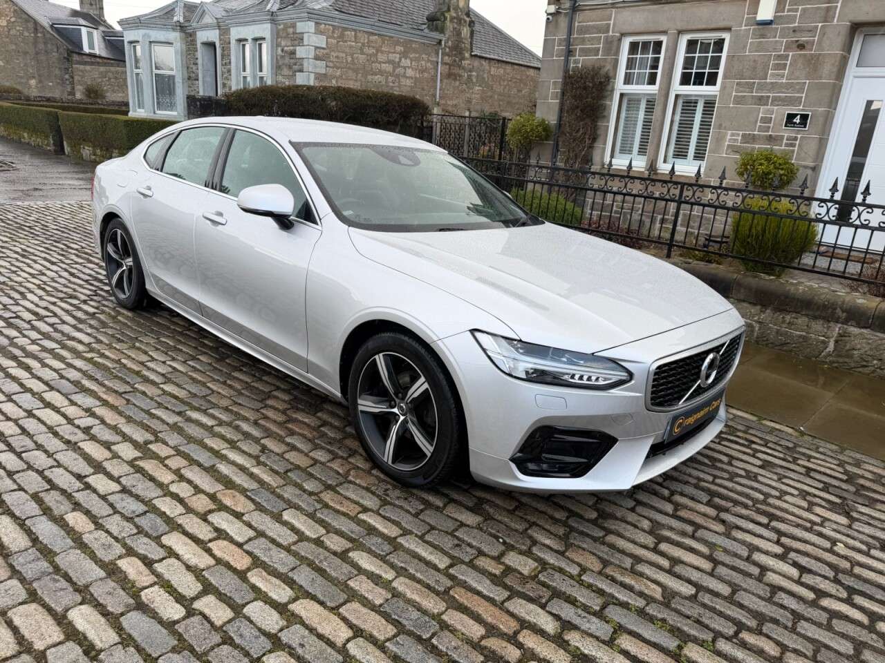 2019 VOLVO S90 2019 VOLVO S90
