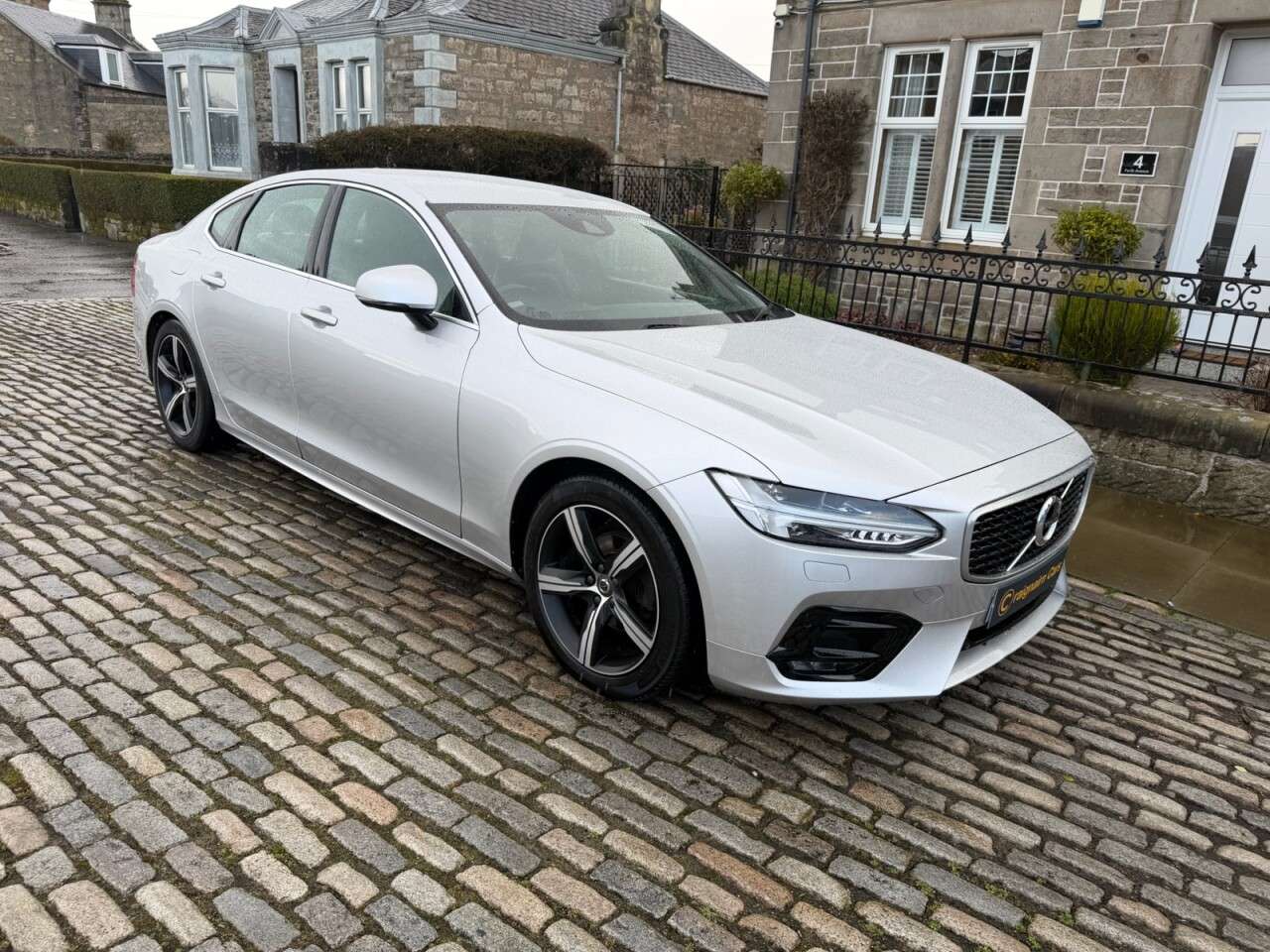 2019 VOLVO S90 2019 VOLVO S90