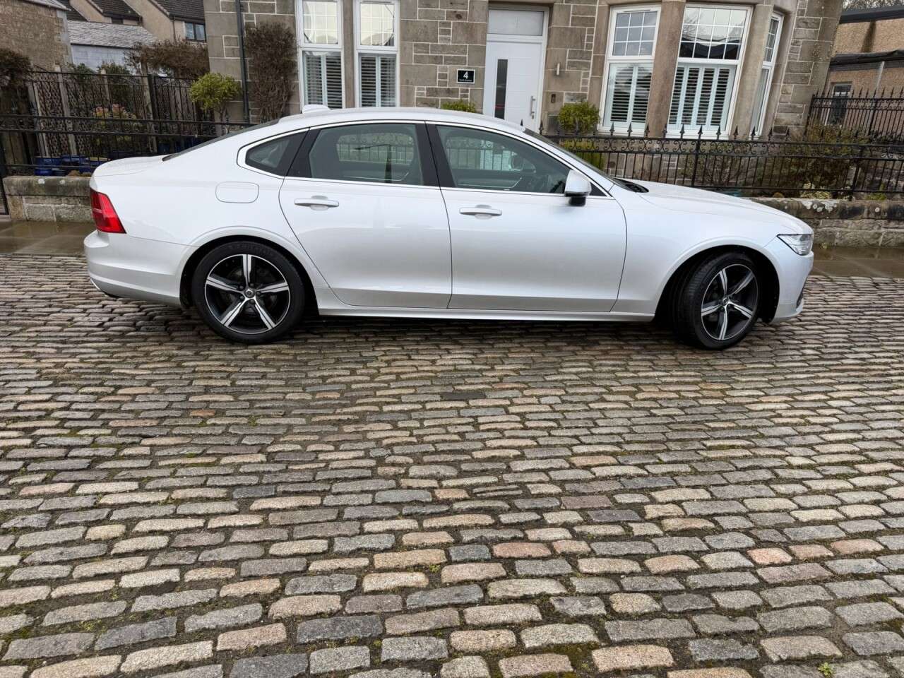 2019 VOLVO S90 2019 VOLVO S90