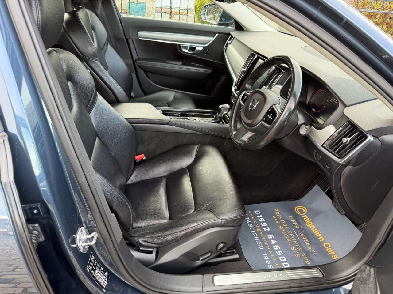 A 2018 VOLVO V90 2.0 D4 Momentum Estate 5dr Diesel Auto Euro 6 (s/s) (190 ps) A 2018 VOLVO V90 2.0 D4 Momentum Estate 5dr Diesel Auto Euro 6 (s/s) (190 ps)