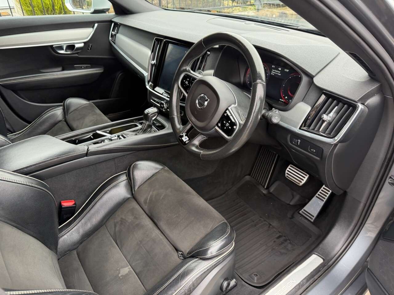 2018 VOLVO V90 2018 VOLVO V90