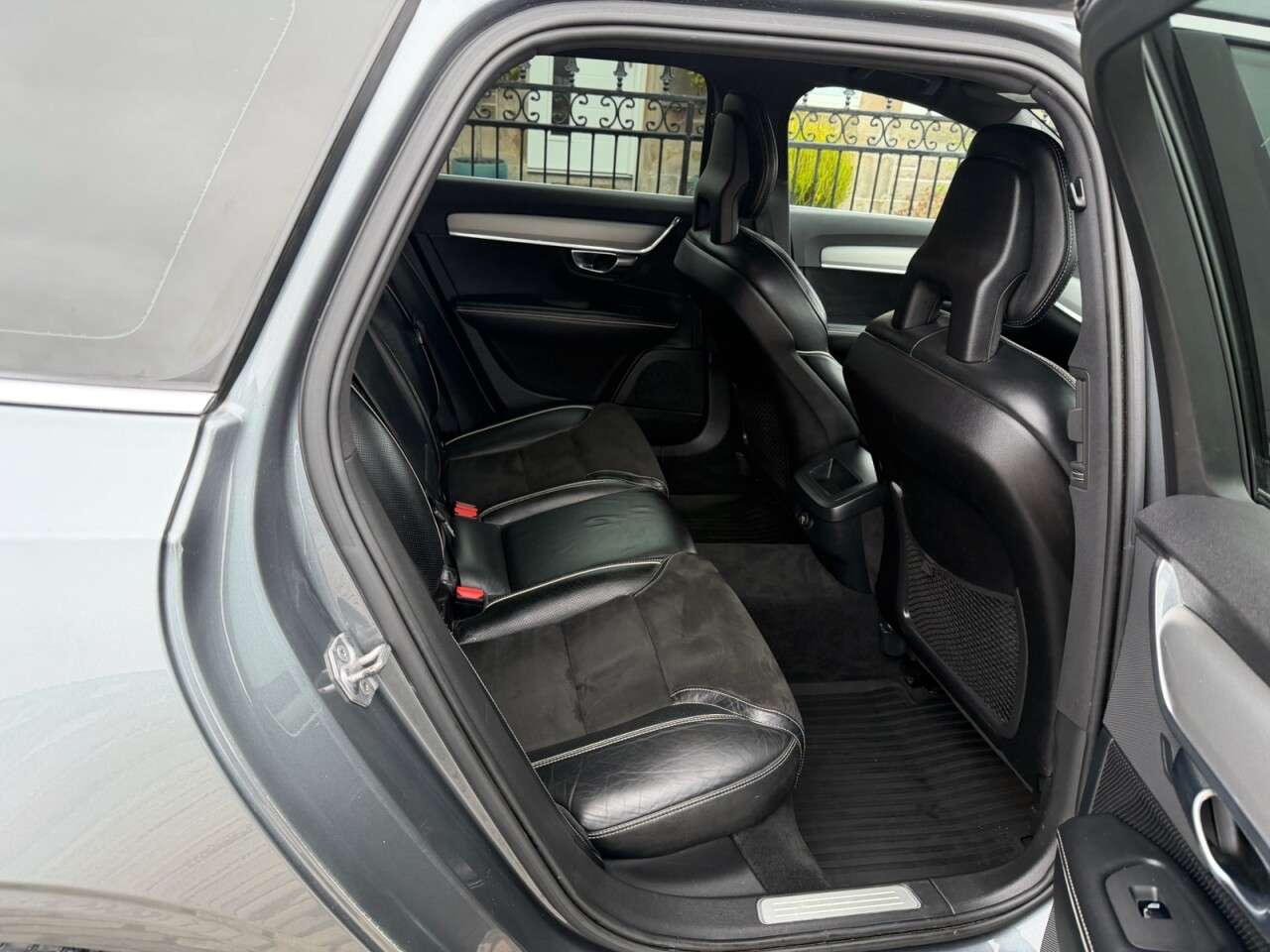 2018 VOLVO V90 2018 VOLVO V90