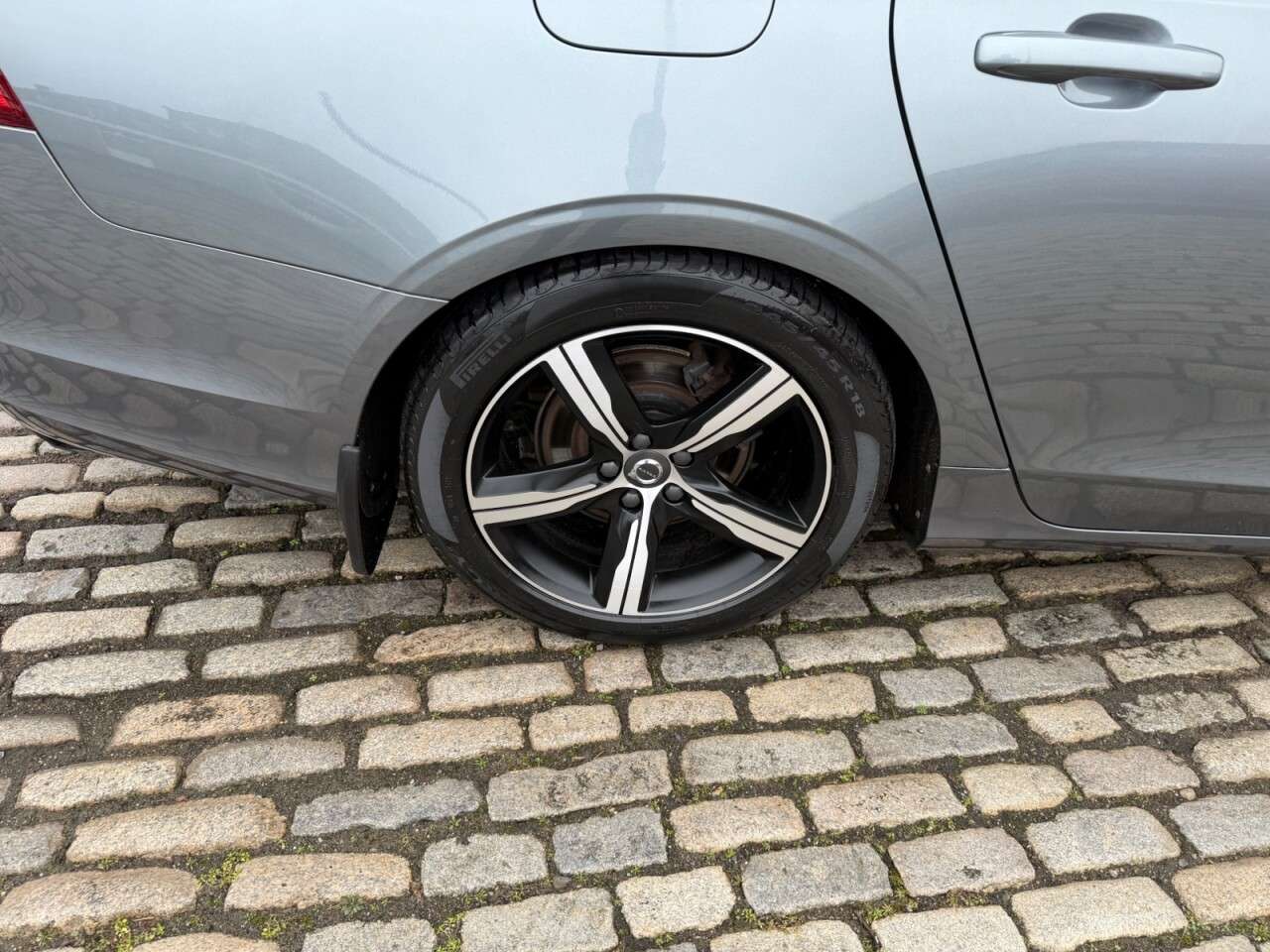 2018 VOLVO V90 2018 VOLVO V90