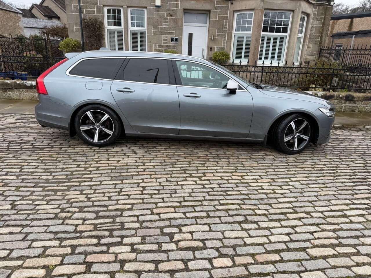 2018 VOLVO V90 2018 VOLVO V90