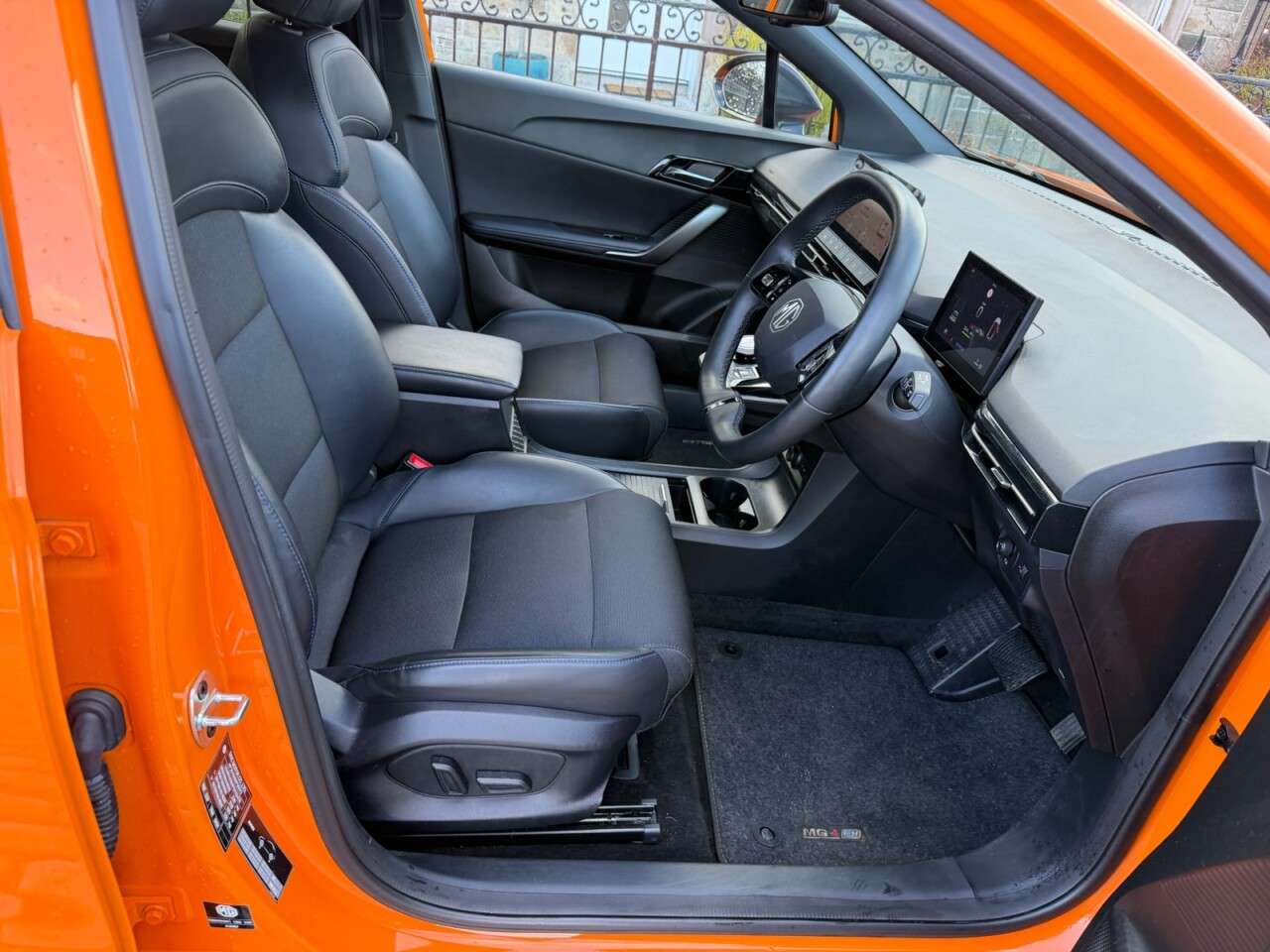 A 2024 MG MG4 77kWh Trophy Extended Range Hatchback 5dr Electric Auto (245 ps) A 2024 MG MG4 77kWh Trophy Extended Range Hatchback 5dr Electric Auto (245 ps)