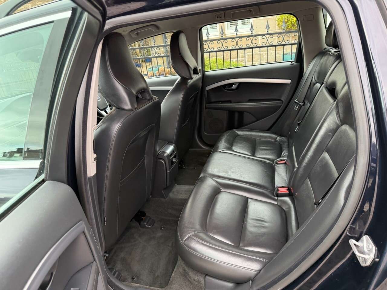 2015 VOLVO V70 2015 VOLVO V70