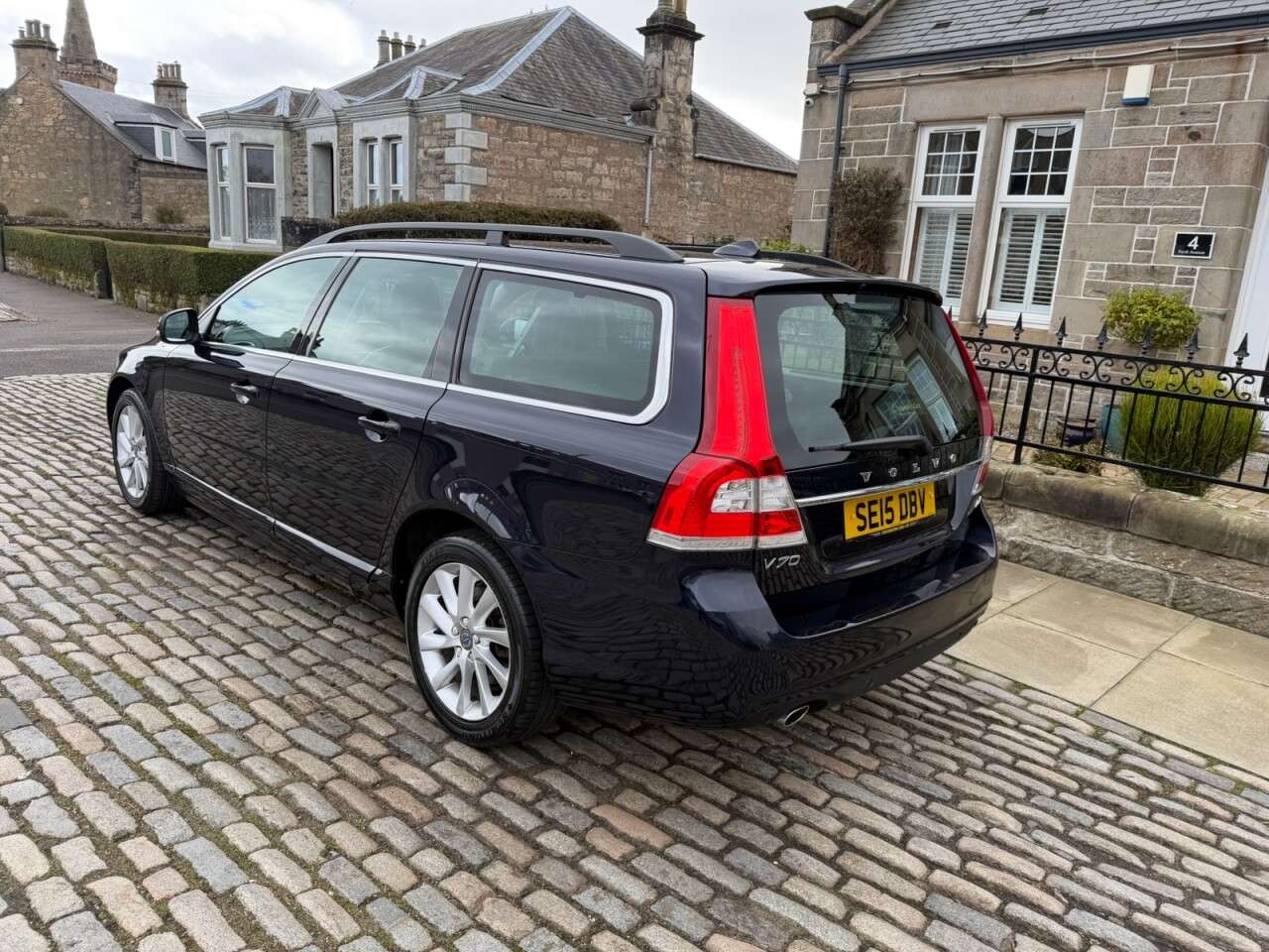 2015 VOLVO V70 2015 VOLVO V70