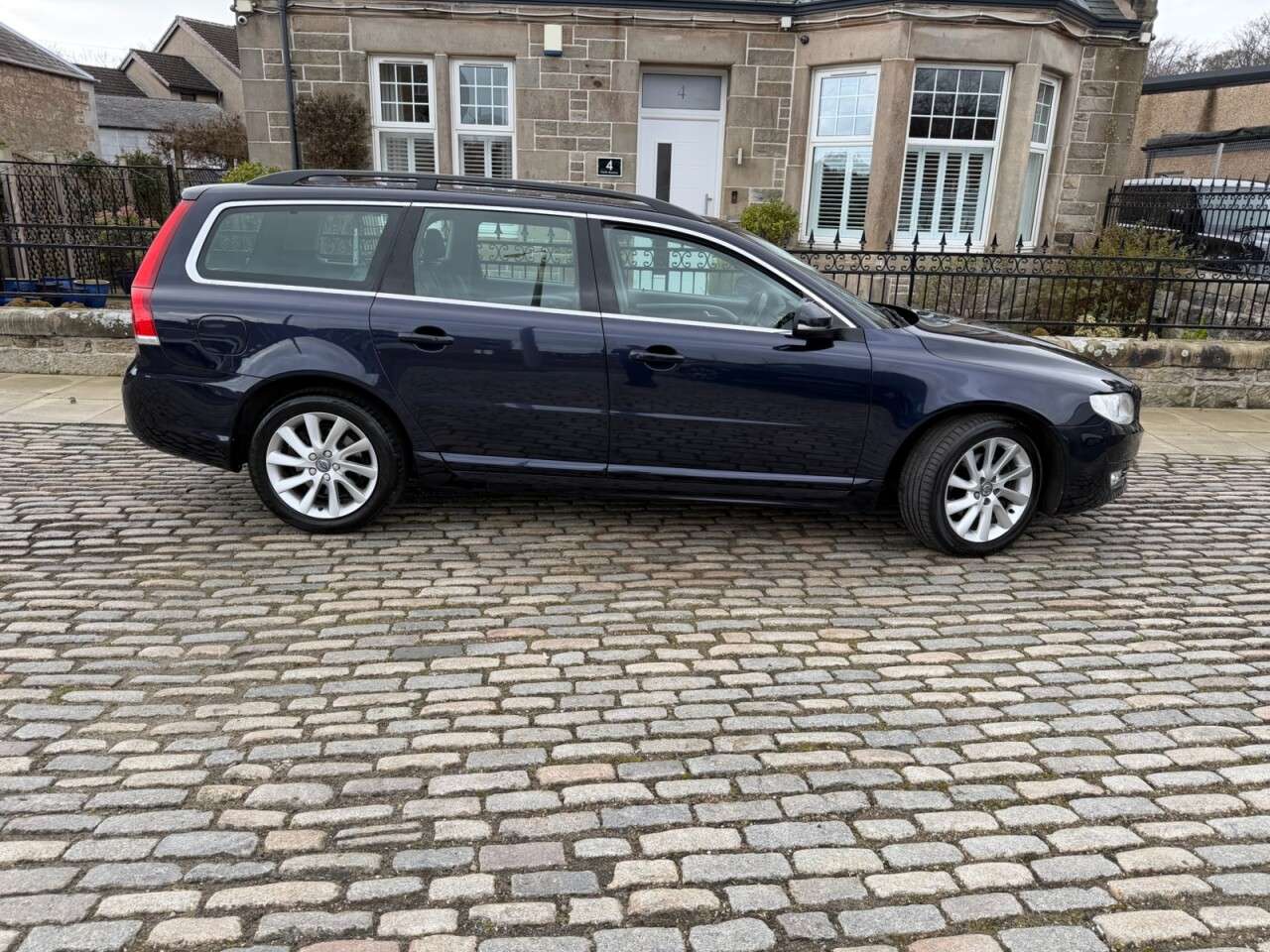 2015 VOLVO V70 2015 VOLVO V70