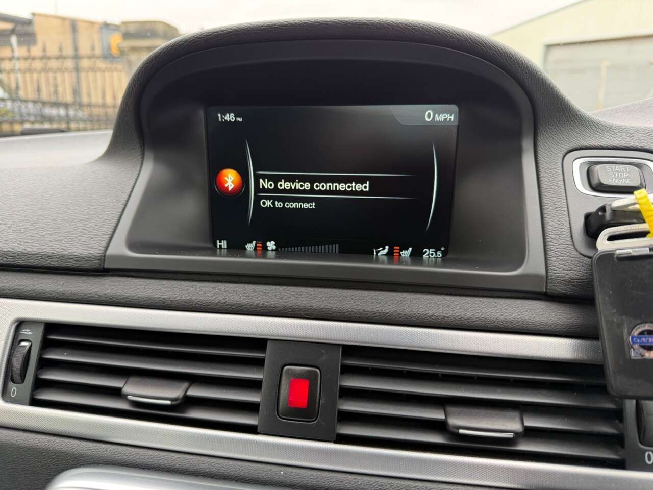 2015 VOLVO V70 2015 VOLVO V70