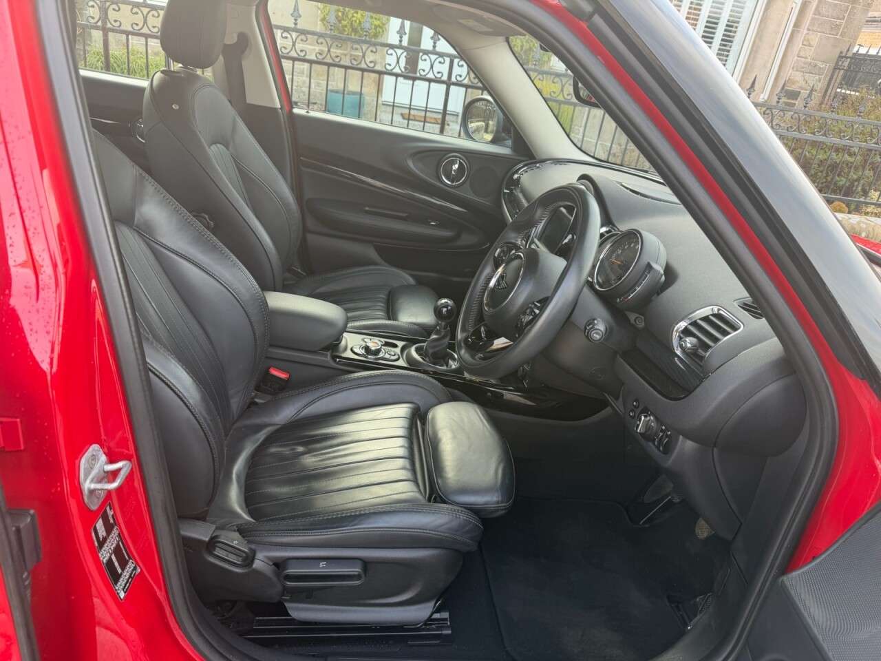 A 2019 MINI CLUBMAN 1.5 Cooper Exclusive Estate 6dr Petrol Manual Euro 6 (s/s) (136 ps) A 2019 MINI CLUBMAN 1.5 Cooper Exclusive Estate 6dr Petrol Manual Euro 6 (s/s) (136 ps)