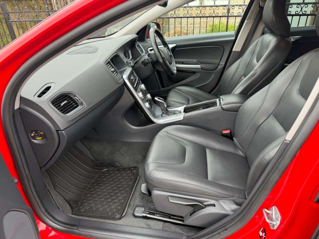 2018 VOLVO V60 2018 VOLVO V60