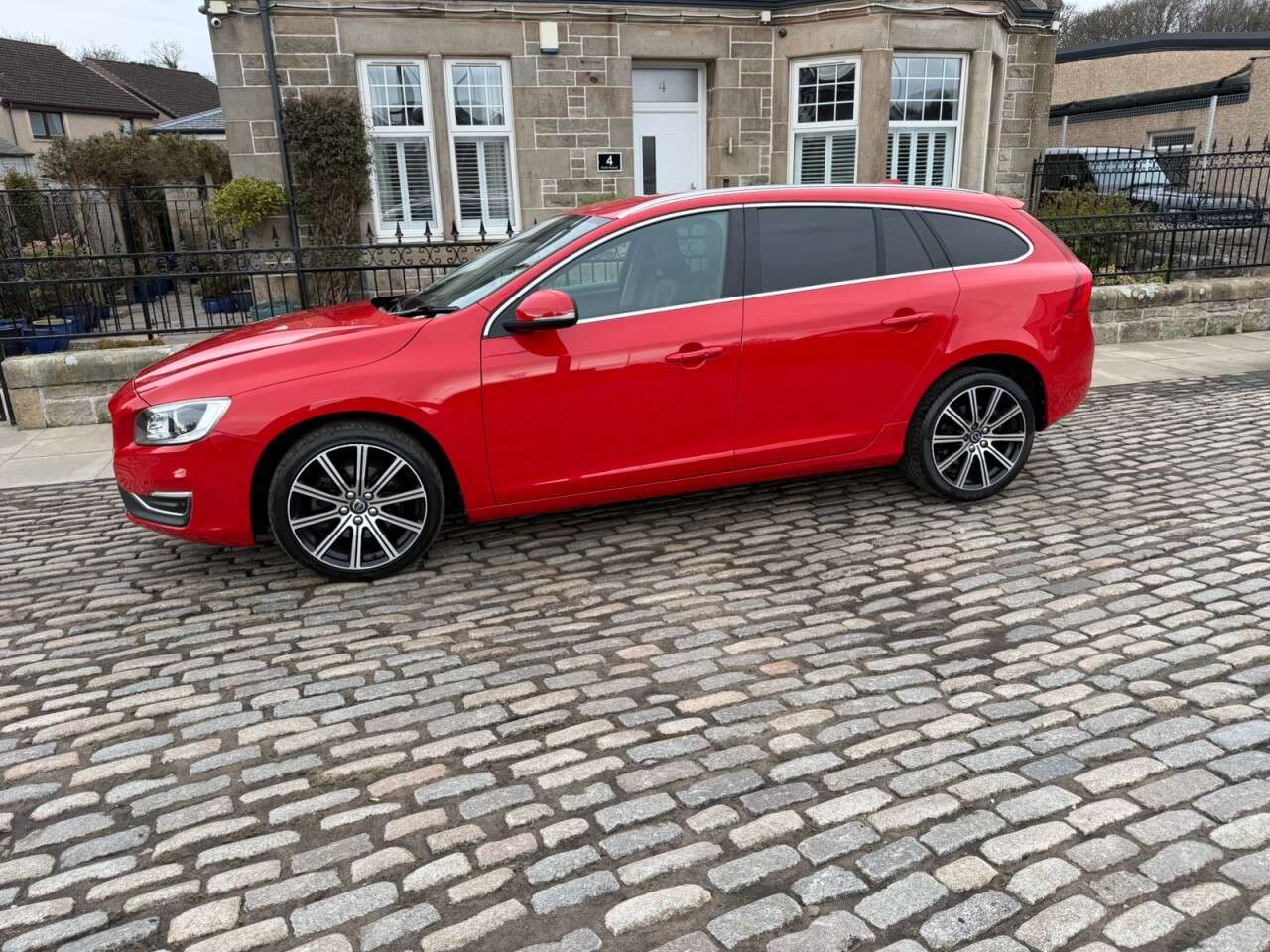 2018 VOLVO V60 2018 VOLVO V60