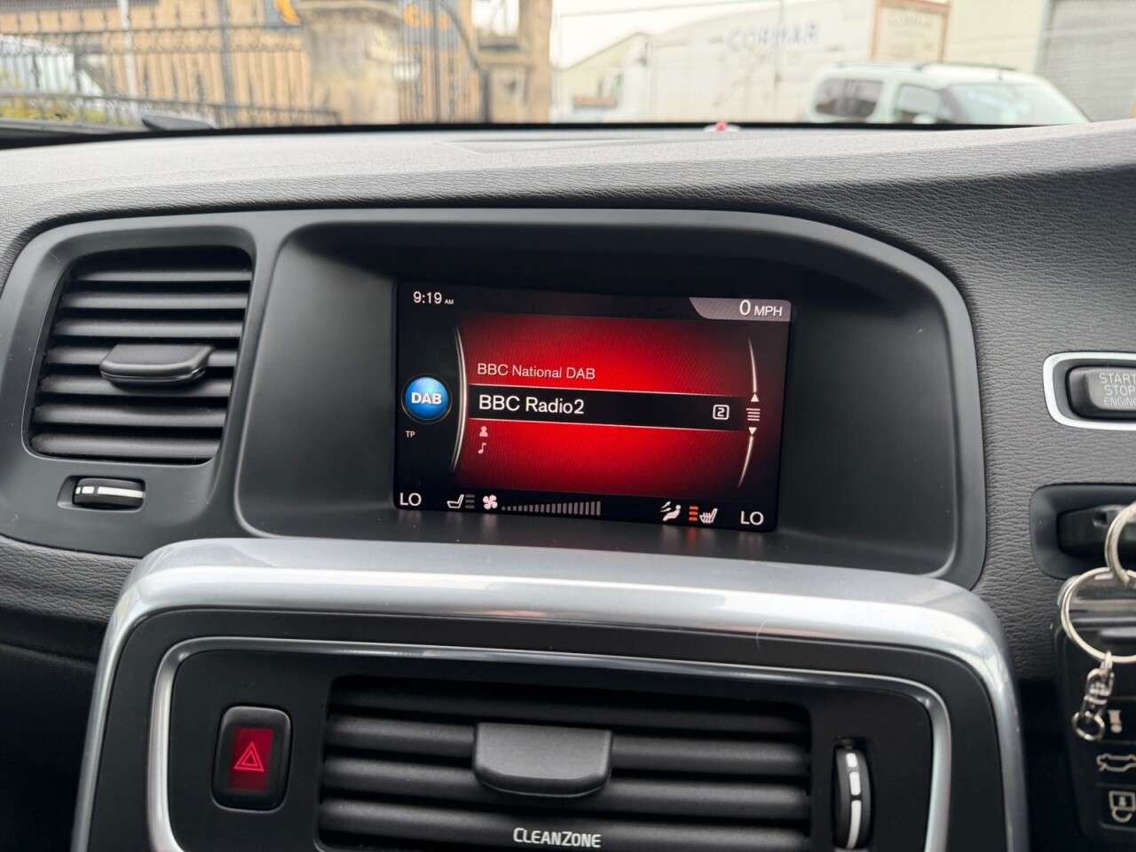 2018 VOLVO V60 2018 VOLVO V60