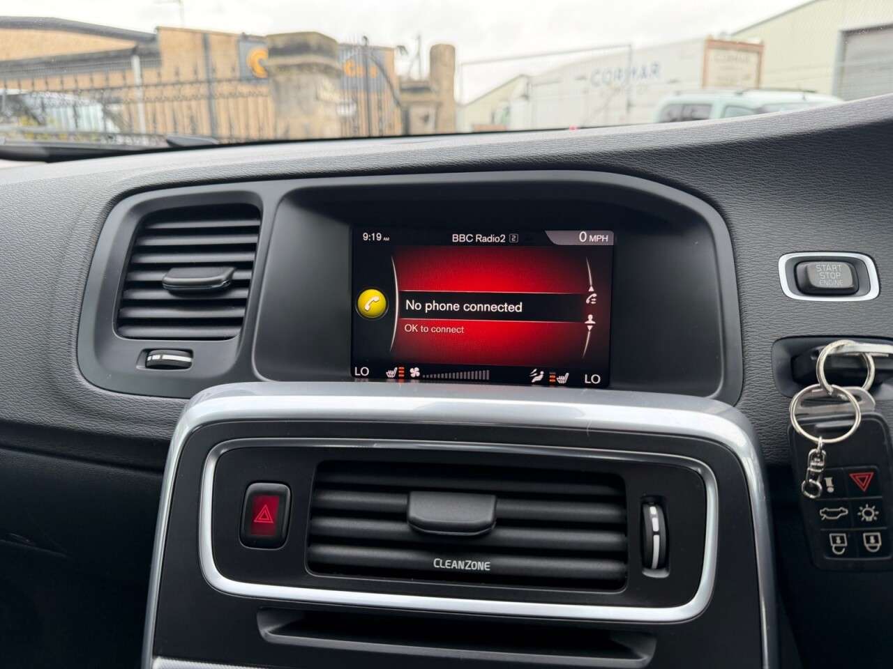 2018 VOLVO V60 2018 VOLVO V60