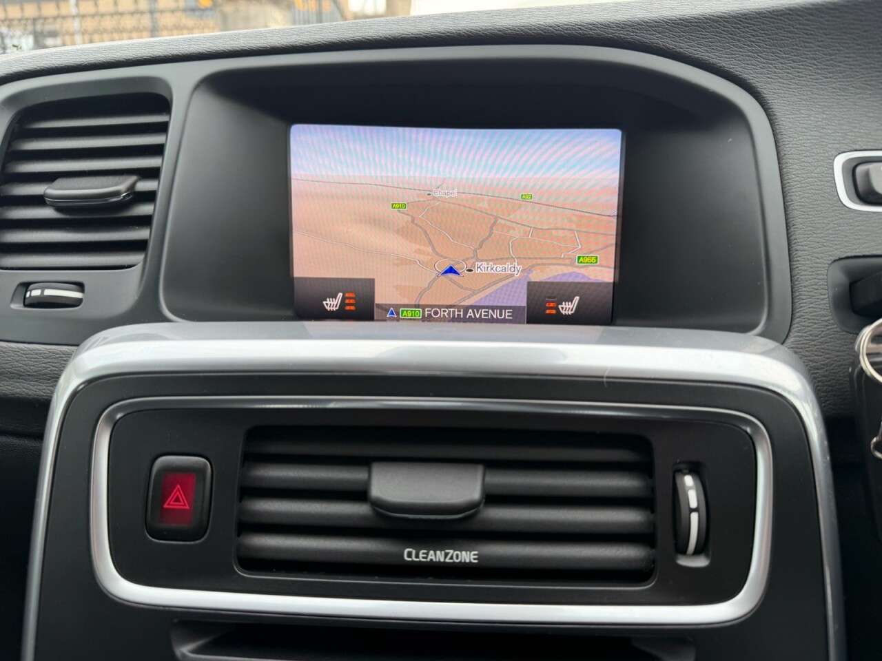 2018 VOLVO V60 2018 VOLVO V60