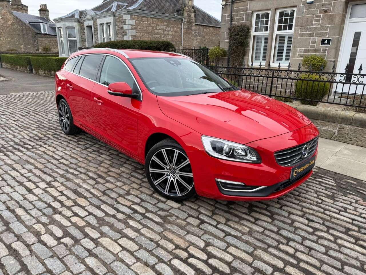 A 2018 VOLVO V60 2.0 D4 SE Lux Nav Estate 5dr Diesel Auto Euro 6 (s/s) (190 ps) A 2018 VOLVO V60 2.0 D4 SE Lux Nav Estate 5dr Diesel Auto Euro 6 (s/s) (190 ps)