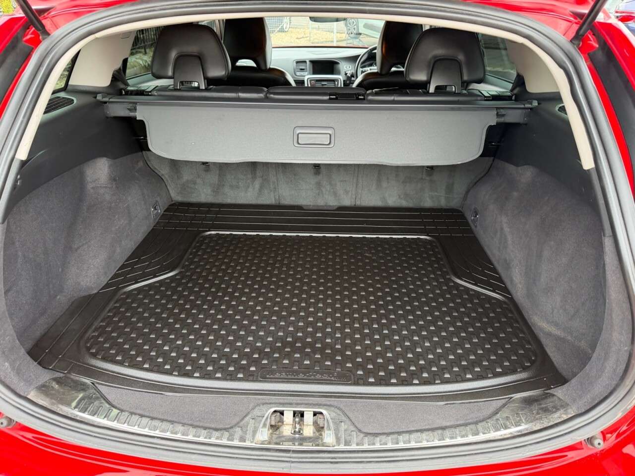 2018 VOLVO V60 2018 VOLVO V60