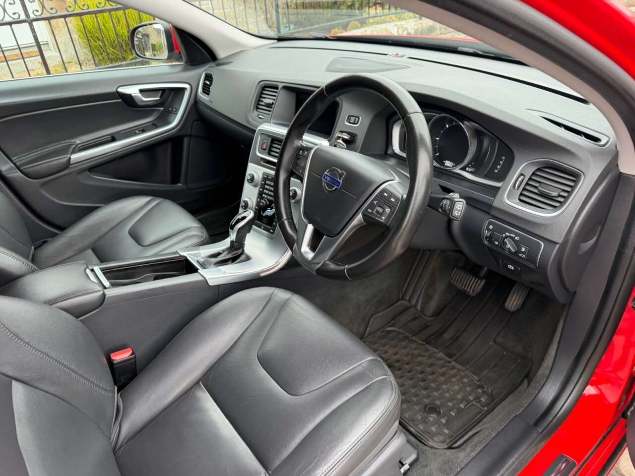 2018 VOLVO V60 2018 VOLVO V60