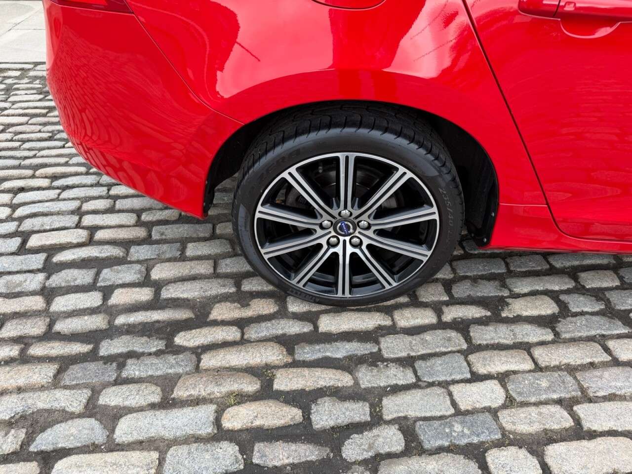 2018 VOLVO V60 2018 VOLVO V60