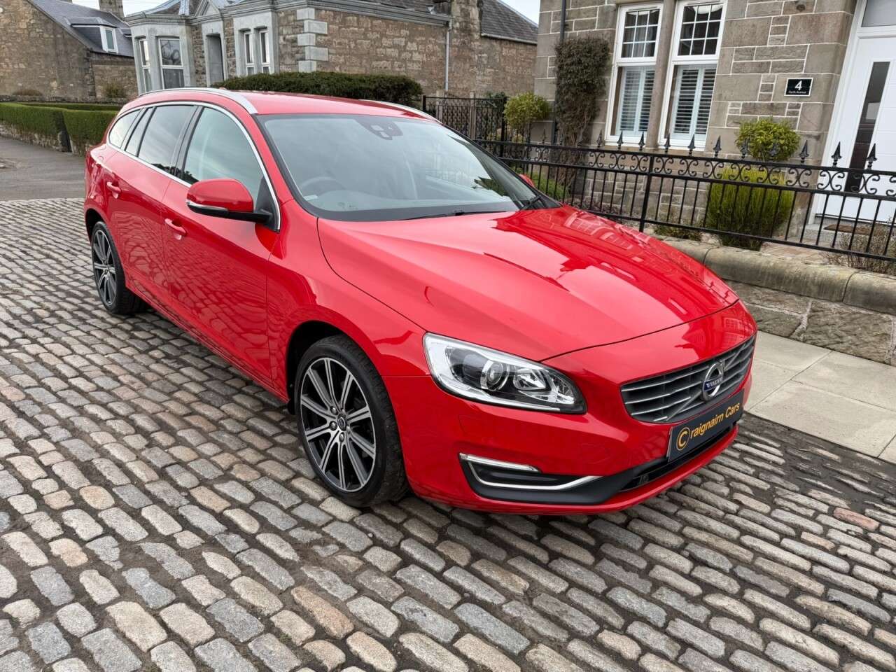 2018 VOLVO V60 2018 VOLVO V60