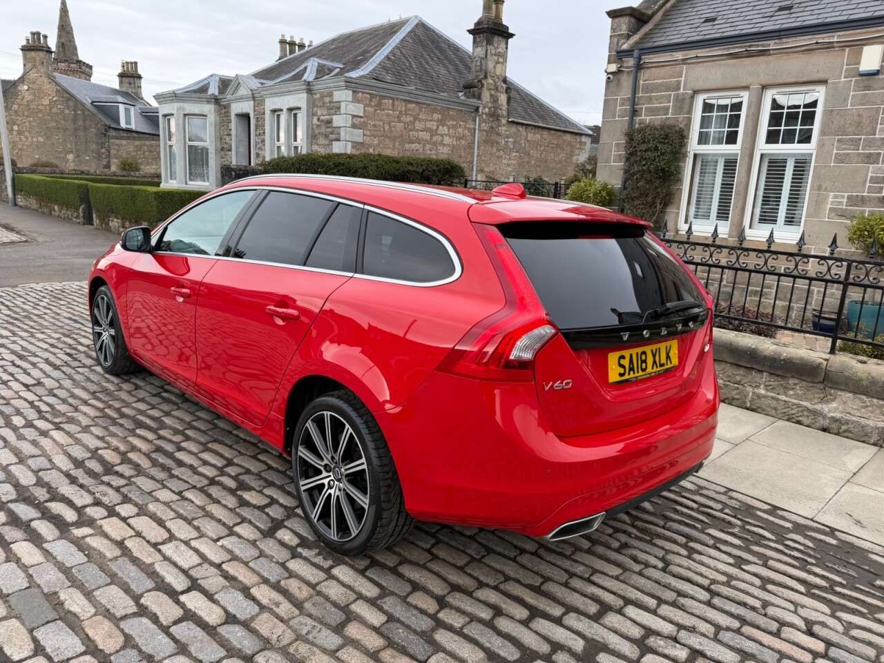 A 2018 VOLVO V60 2.0 D4 SE Lux Nav Estate 5dr Diesel Auto Euro 6 (s/s) (190 ps) A 2018 VOLVO V60 2.0 D4 SE Lux Nav Estate 5dr Diesel Auto Euro 6 (s/s) (190 ps)