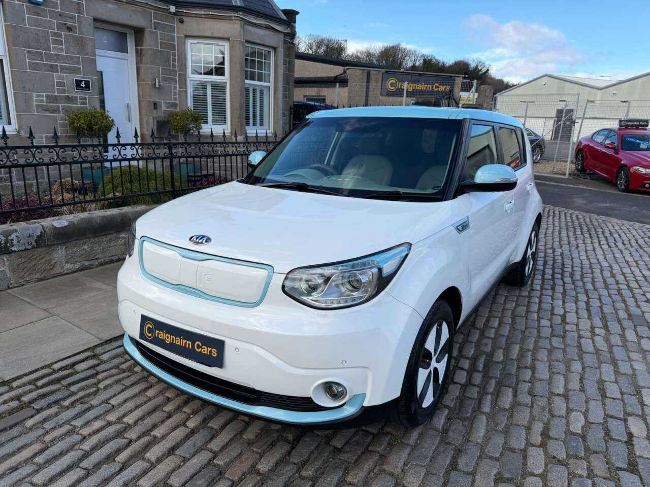 A 2018 KIA SOUL 30kWh EV SUV 5dr Electric Auto (109 bhp) A 2018 KIA SOUL 30kWh EV SUV 5dr Electric Auto (109 bhp)