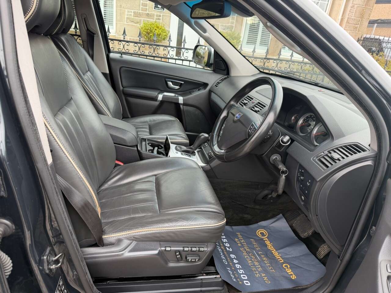 A 2012 VOLVO XC90 2.4 D5 SE Lux SUV 5dr Diesel Geartronic 4WD Euro 5 (200 ps) A 2012 VOLVO XC90 2.4 D5 SE Lux SUV 5dr Diesel Geartronic 4WD Euro 5 (200 ps)