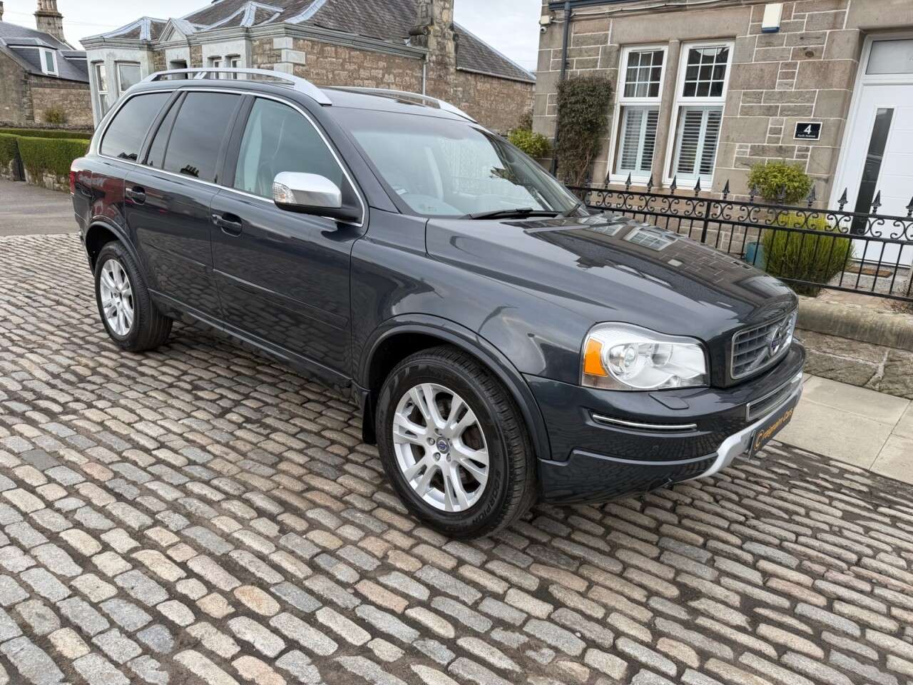 A 2012 VOLVO XC90 2.4 D5 SE Lux SUV 5dr Diesel Geartronic 4WD Euro 5 (200 ps) A 2012 VOLVO XC90 2.4 D5 SE Lux SUV 5dr Diesel Geartronic 4WD Euro 5 (200 ps)