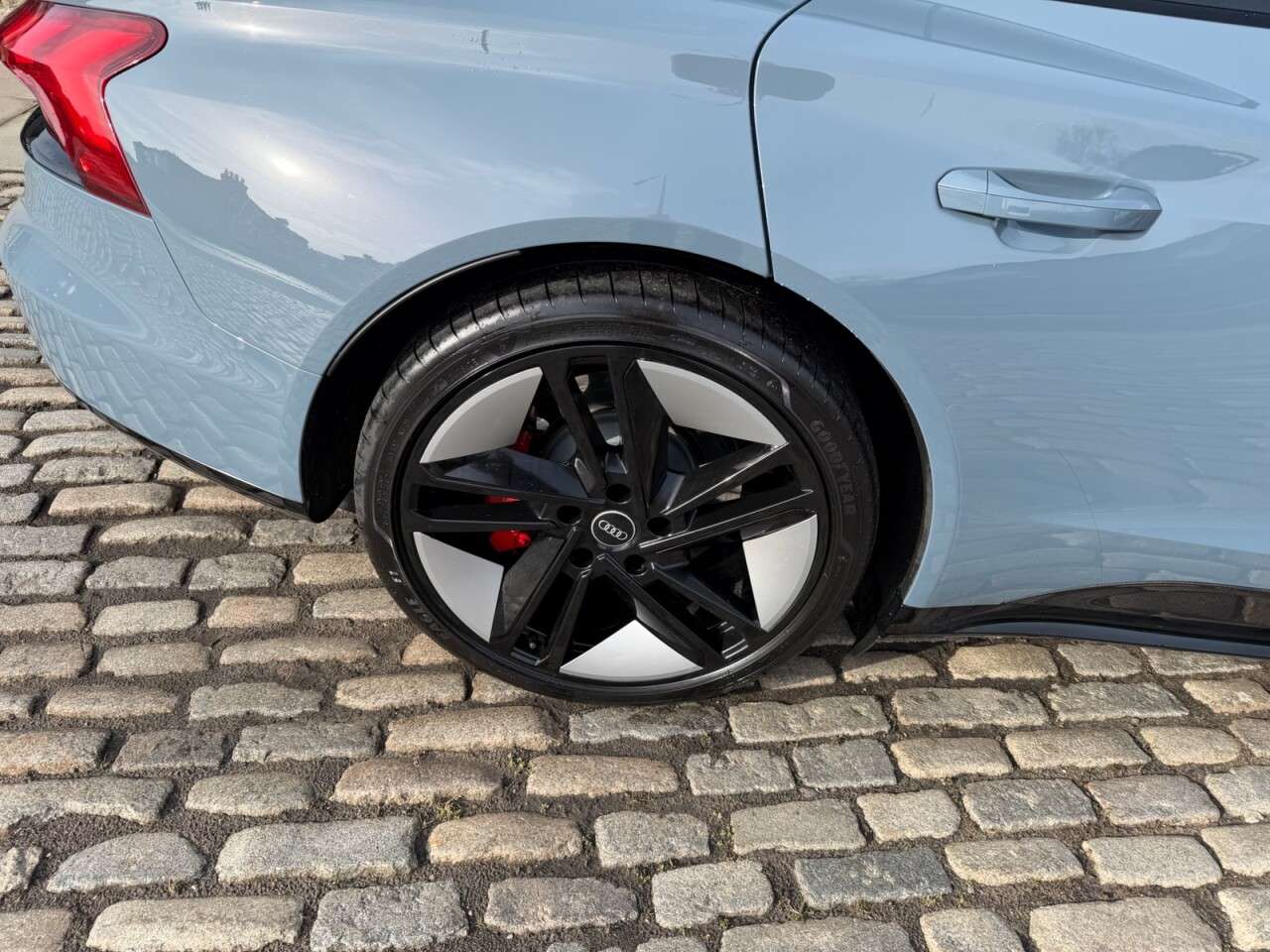 2021 AUDI RS E-TRON GT 2021 AUDI RS E-TRON GT