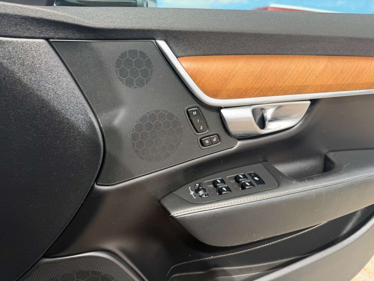 2017 VOLVO S90 2017 VOLVO S90