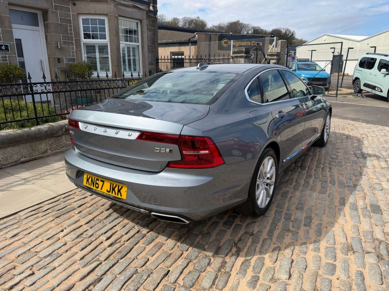 2017 VOLVO S90 2017 VOLVO S90