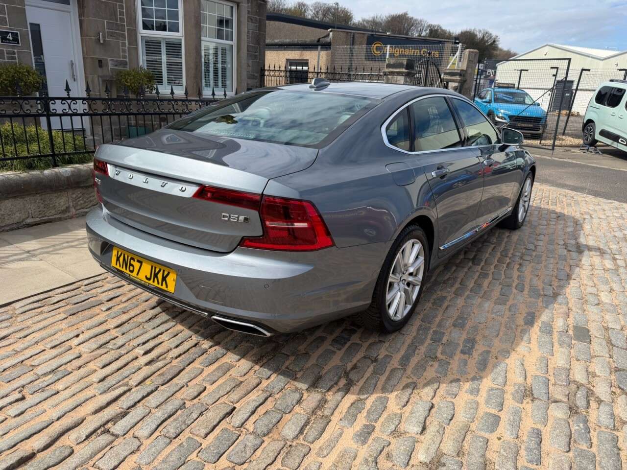 2017 VOLVO S90 2017 VOLVO S90