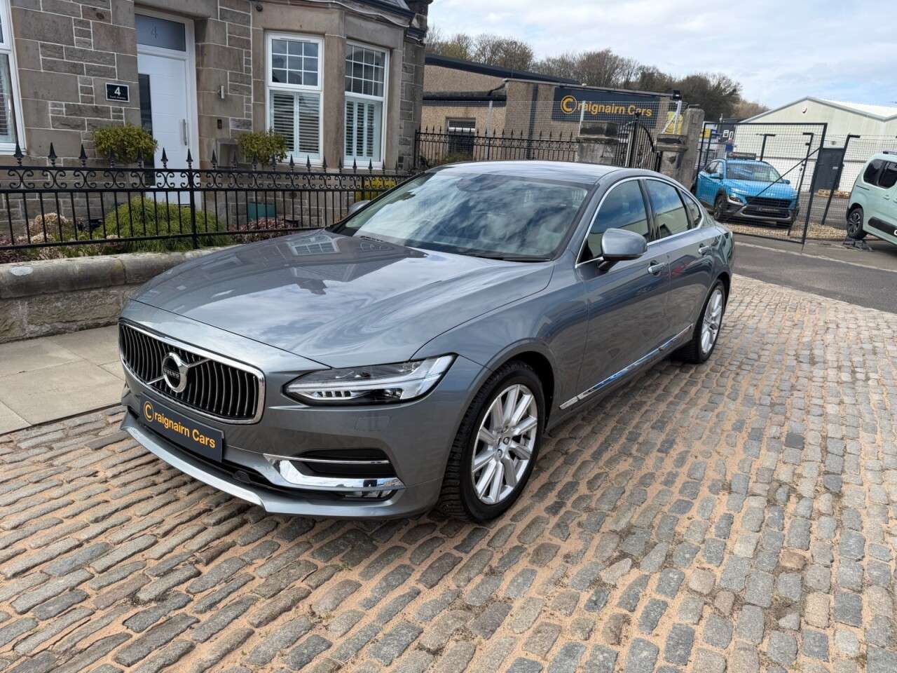2017 VOLVO S90 2017 VOLVO S90