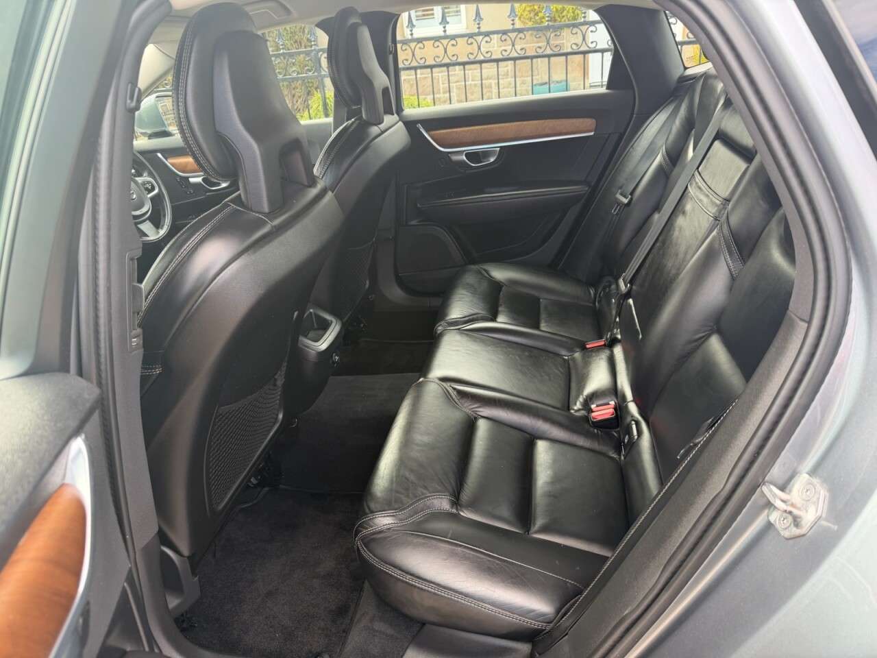 2017 VOLVO S90 2017 VOLVO S90