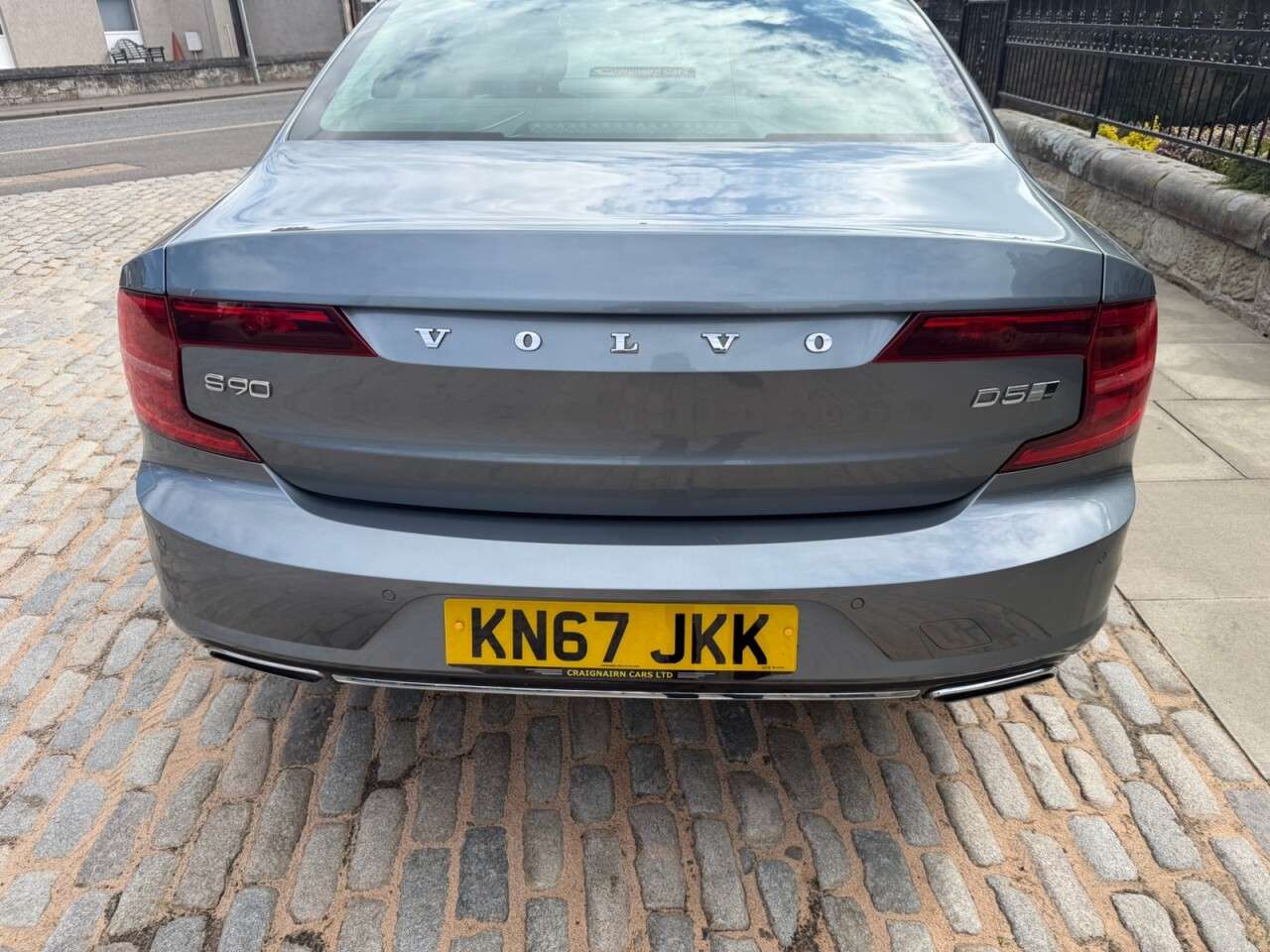 2017 VOLVO S90 2017 VOLVO S90