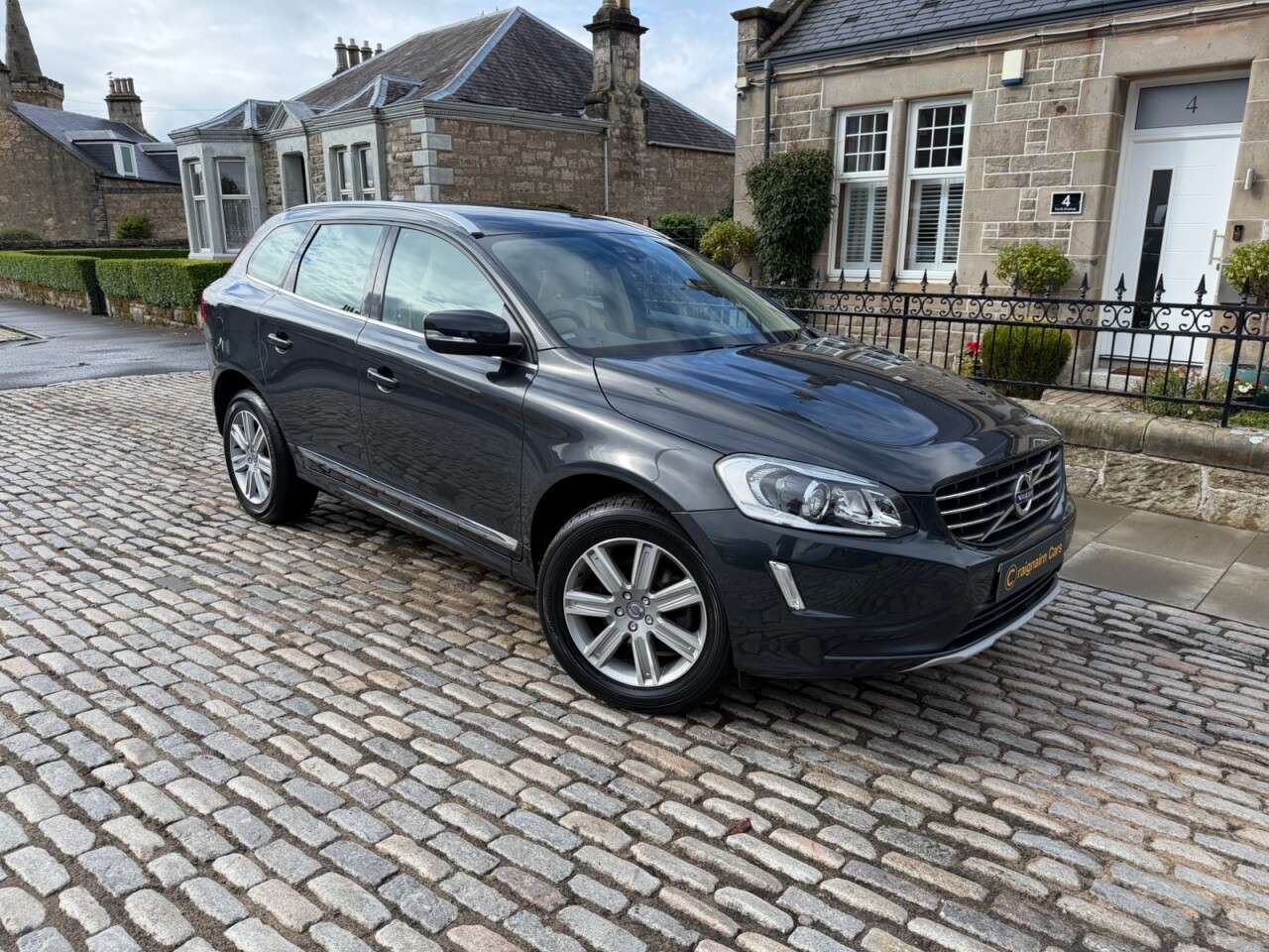 A 2017 VOLVO XC60 2.4 D4 SE Lux Nav SUV 5dr Diesel Auto AWD Euro 6 (s/s) (190 ps) A 2017 VOLVO XC60 2.4 D4 SE Lux Nav SUV 5dr Diesel Auto AWD Euro 6 (s/s) (190 ps)