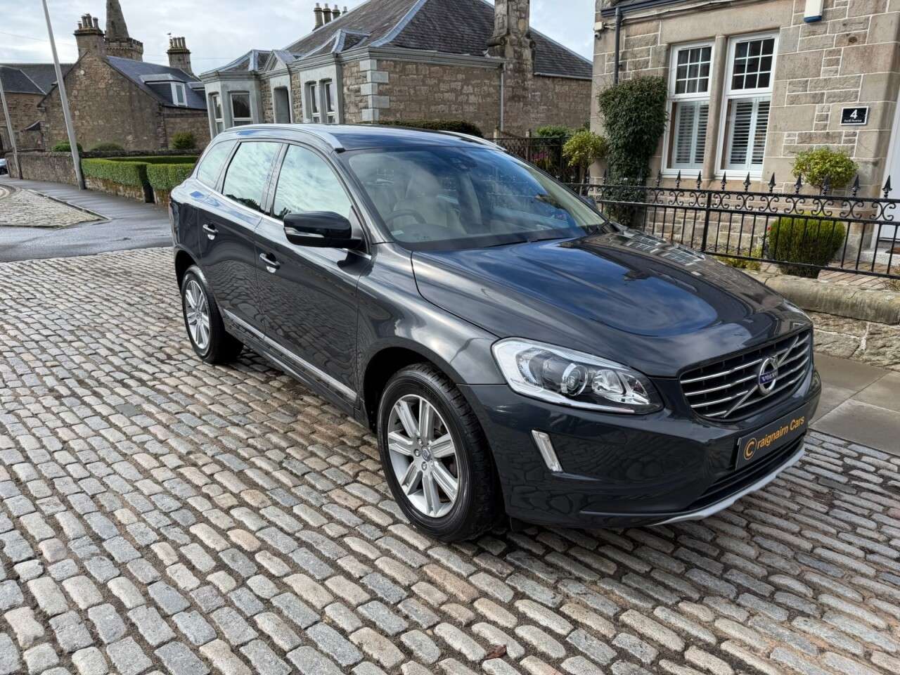 2017 VOLVO XC60 2017 VOLVO XC60